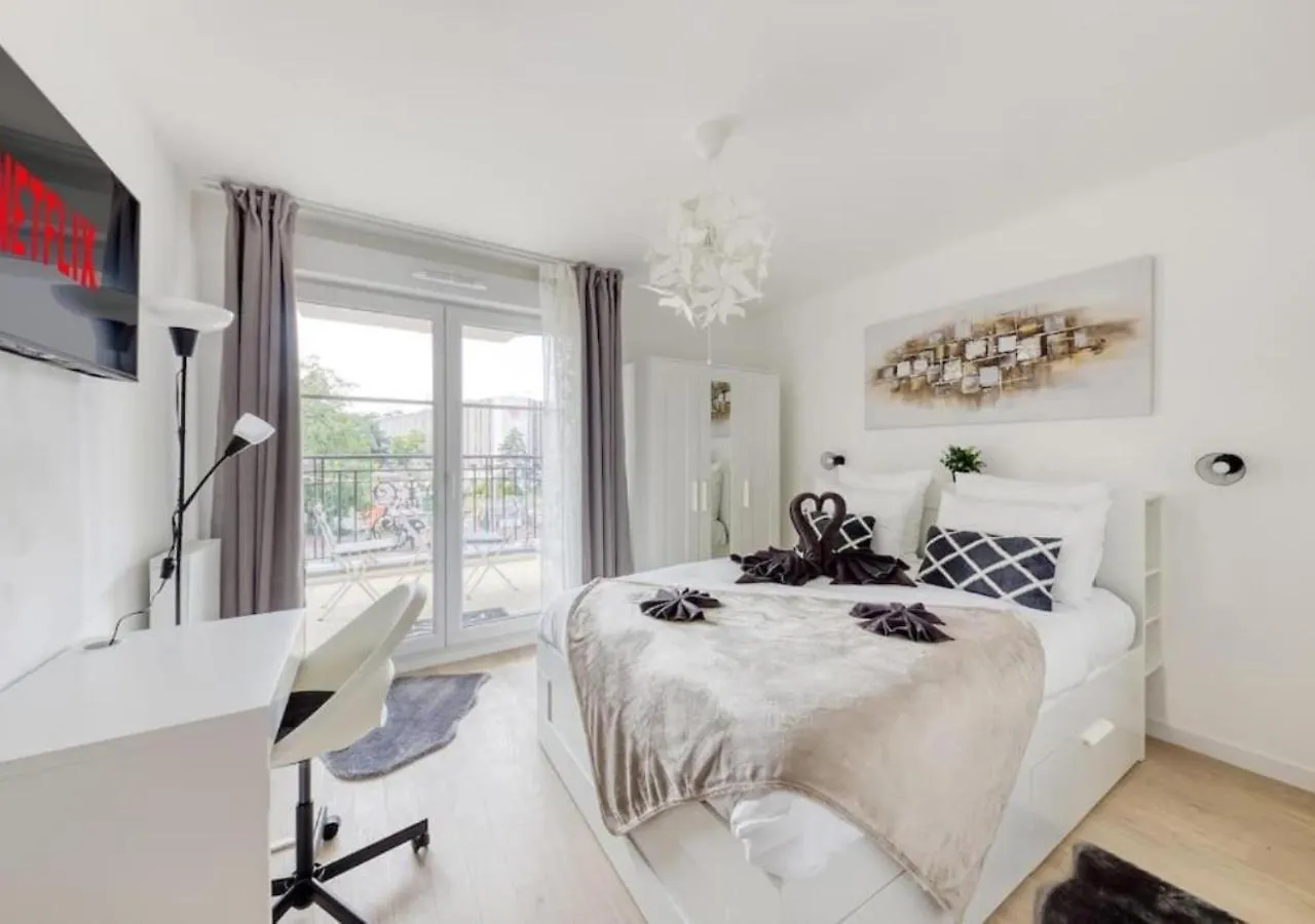 3 Pieces Standing 70 M² - Rer B 20 Min Paris Apartment Le Plessis-Robinson 0*,  France